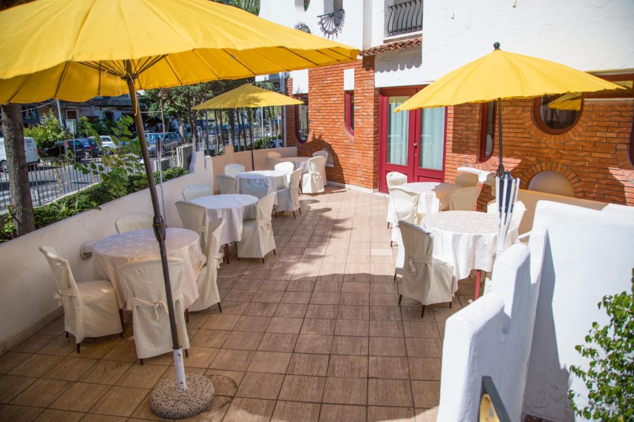 Assinos Palace Hotel Giardini Naxos Exterior foto