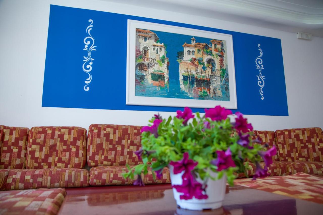 Assinos Palace Hotel Giardini Naxos Exterior foto